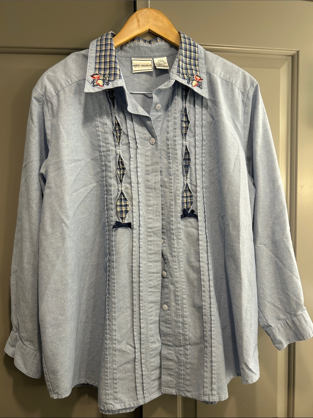 Vintage Napa Valley Light Blue Button-Up Shirt with Plaid Trim